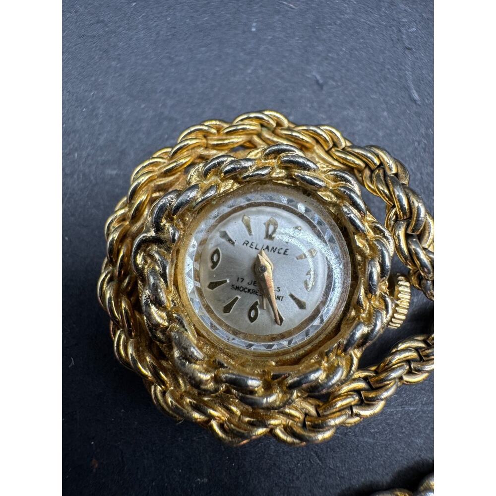 Vintage Reliance 17 Jewels Shock Resistant Pendant Necklace Watch Gold Tone